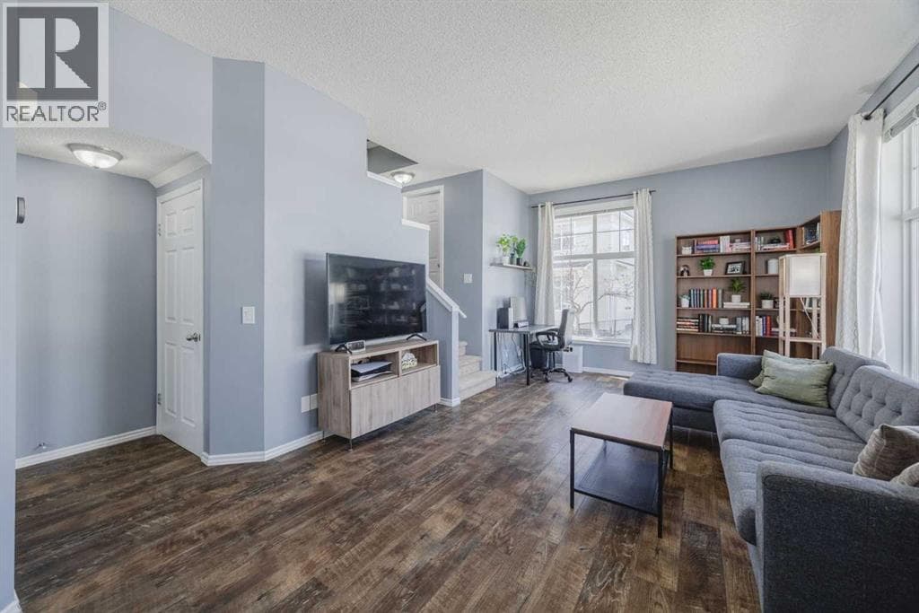 322 Mckenzie Towne Link SE — photo 3