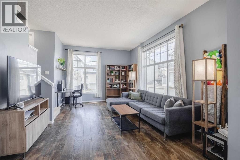 322 Mckenzie Towne Link SE — photo 2