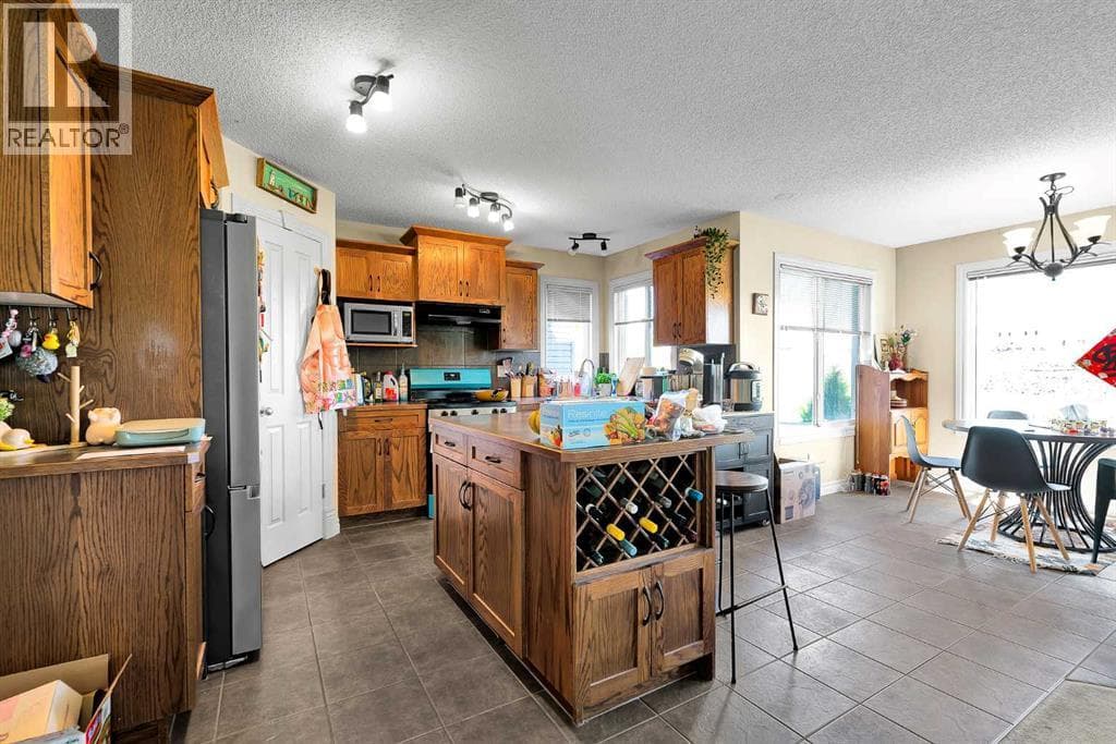 77 silverado creek Crescent SW — photo 2