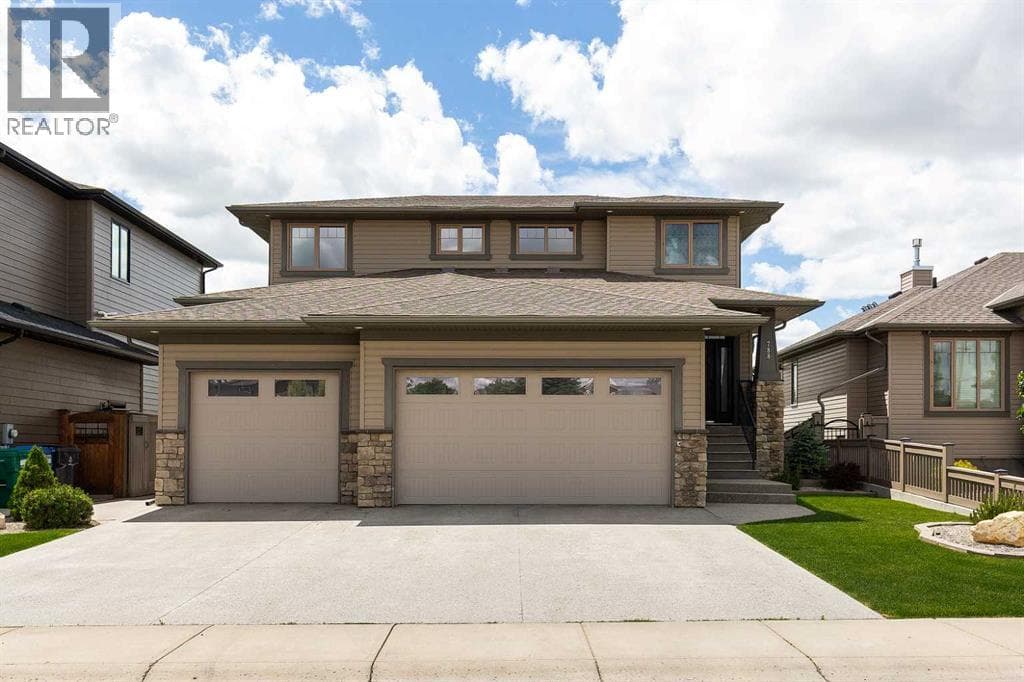 788 Canyonview Close W