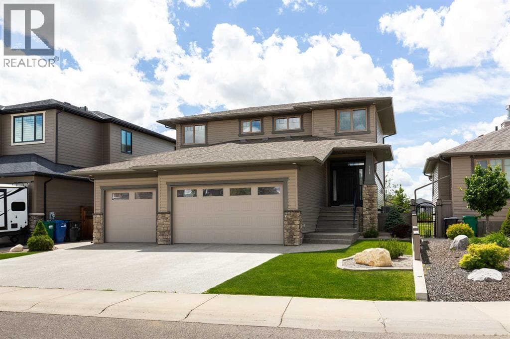 788 Canyonview Close W — photo 2