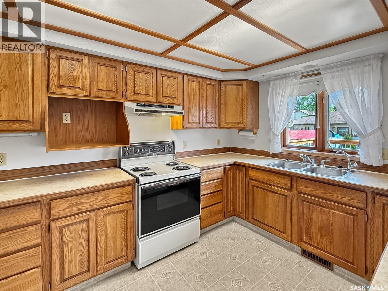 2402 Canary STREET — photo 2