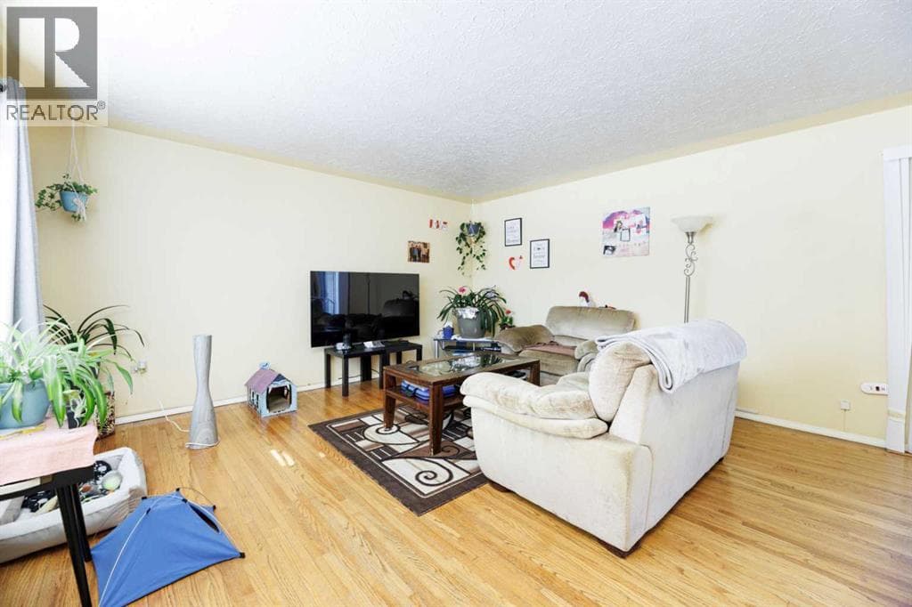 4216 37 Street — photo 5