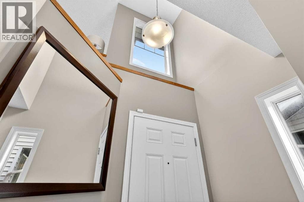 32 Everglen Grove SW — photo 3