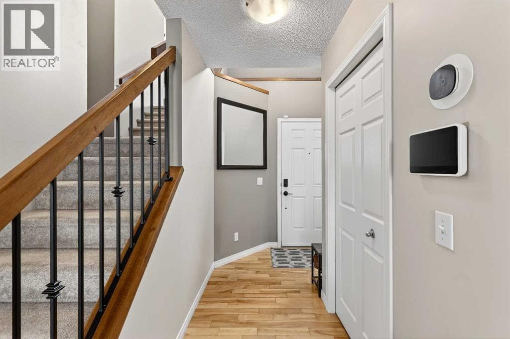 32 Everglen Grove SW — photo 4
