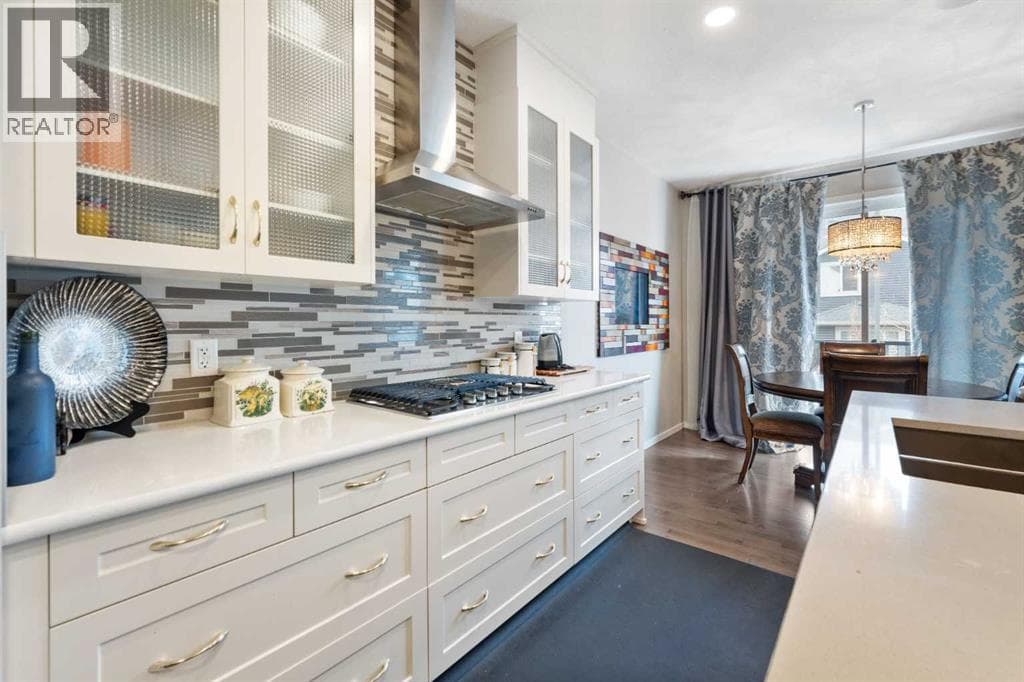 5 bed 4 bath single family at 229 Kingsbury Close SE — $699,990 — photo 11