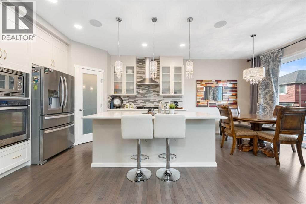 5 bed 4 bath single family at 229 Kingsbury Close SE — $699,990 — photo 10