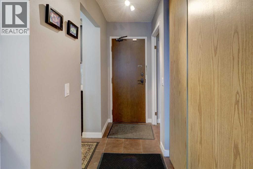 711, 738 3 Avenue SW — photo 4