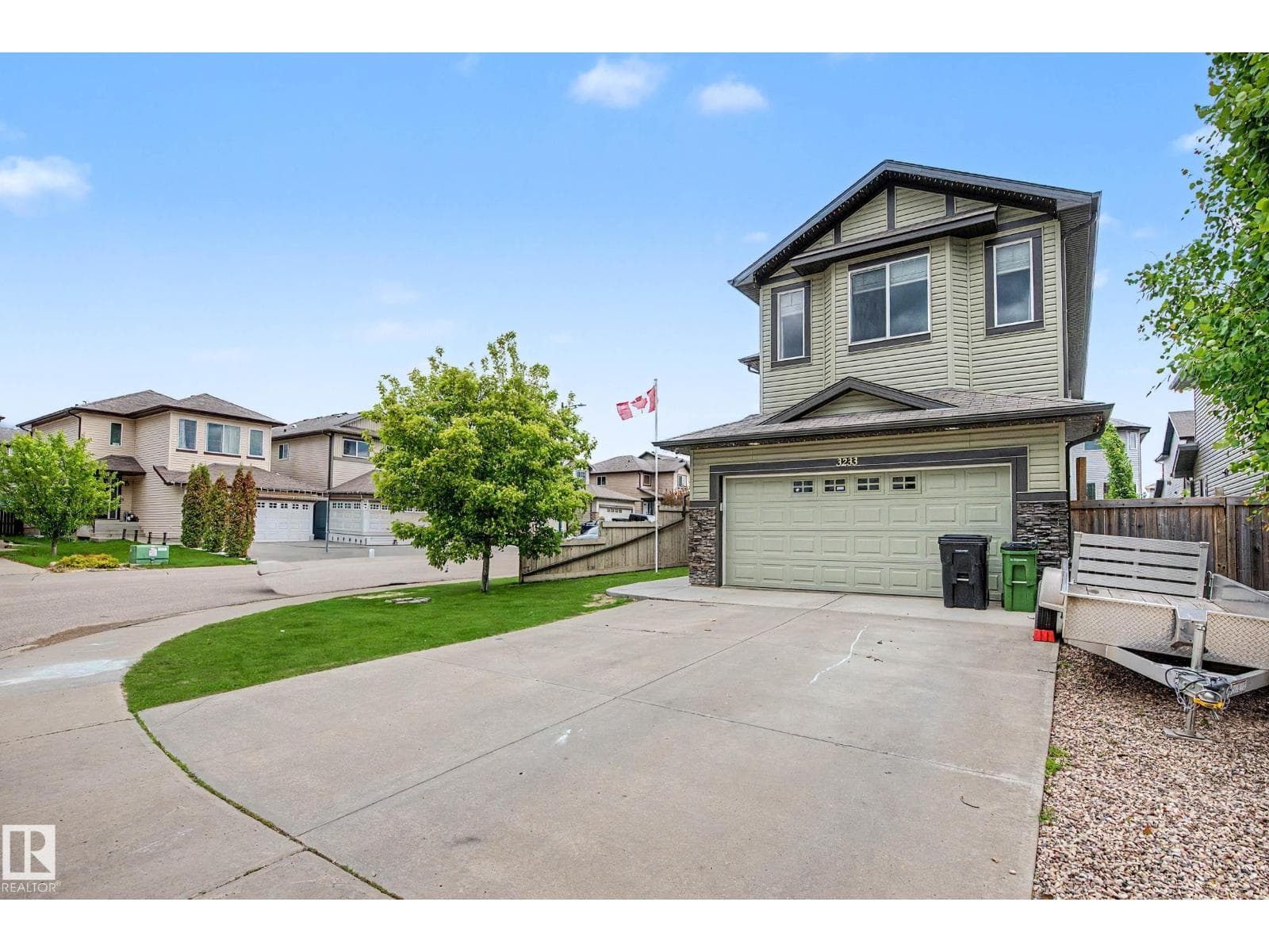 3233 21A AV NW — photo 3