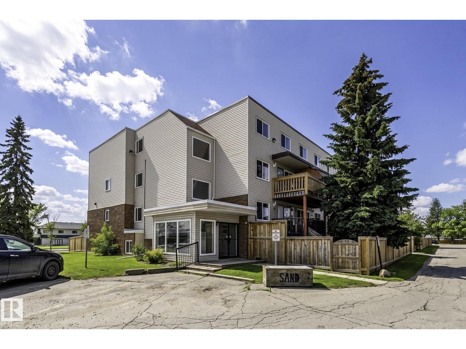 #130 95 McKenney AV — photo 2