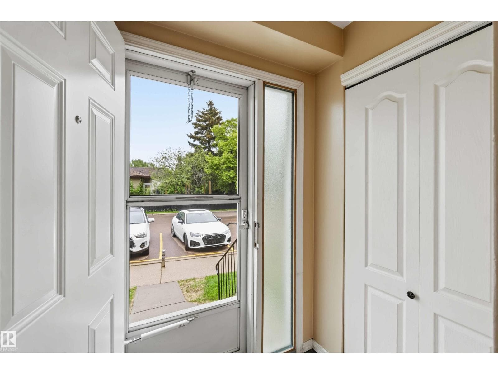 17325 85 AV NW NW — photo 3