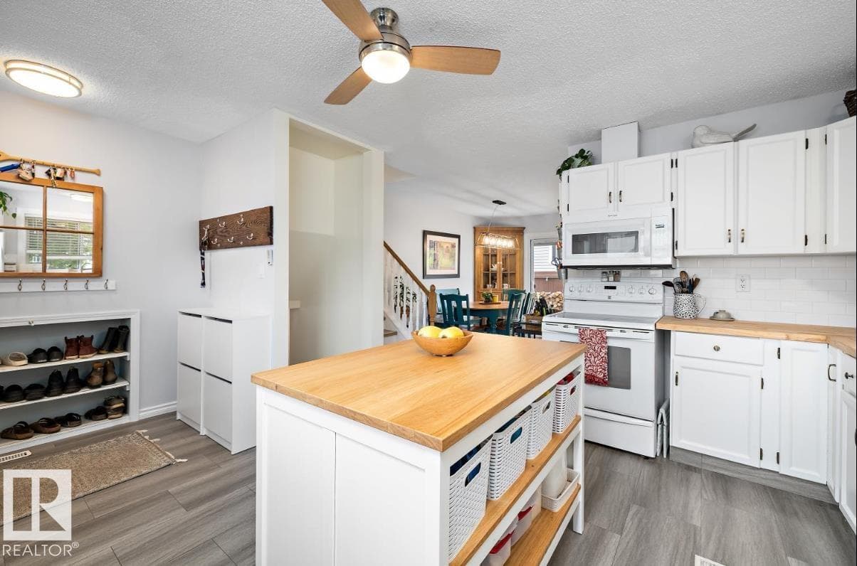 243 PORTER AV — photo 4