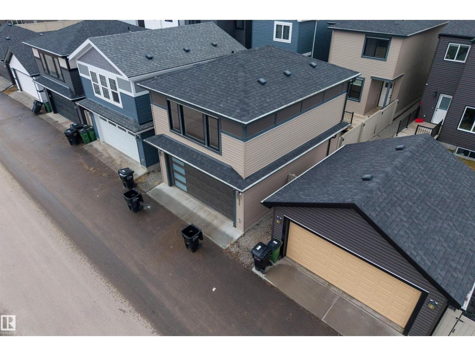 2937 COUGHLAN GR SW — photo 3