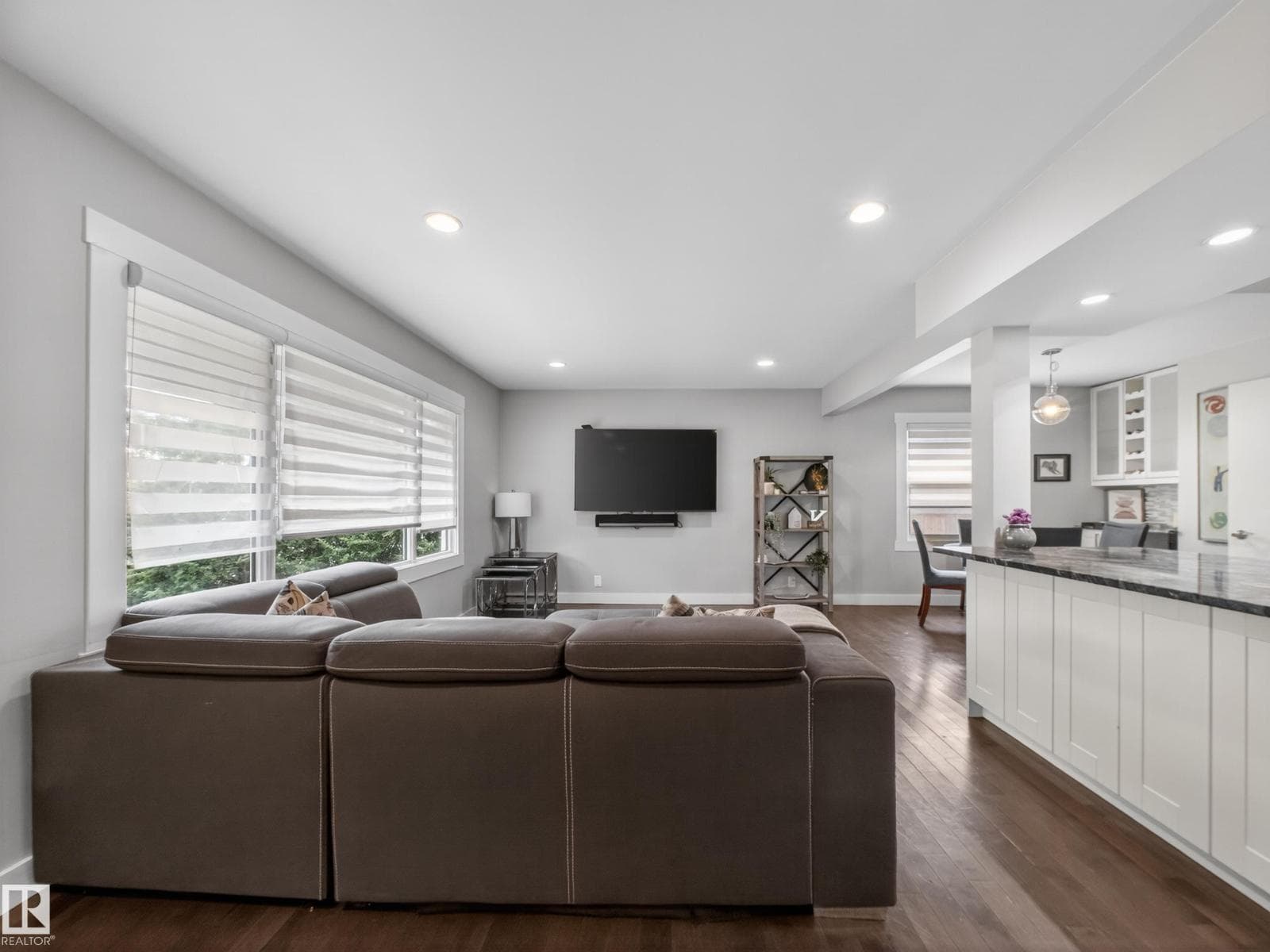 15803 83 AV NW — photo 5