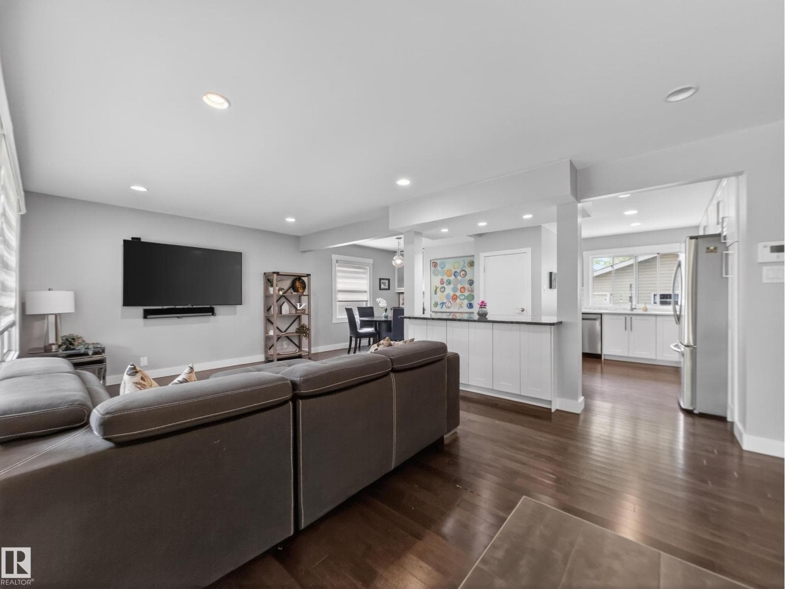 15803 83 AV NW — photo 3