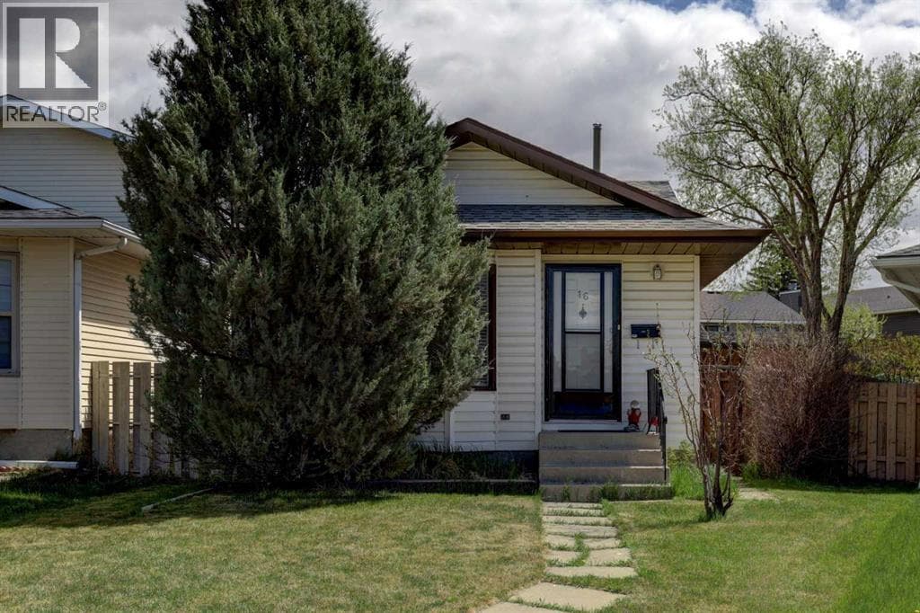16 Martingrove Mews NE — photo 3