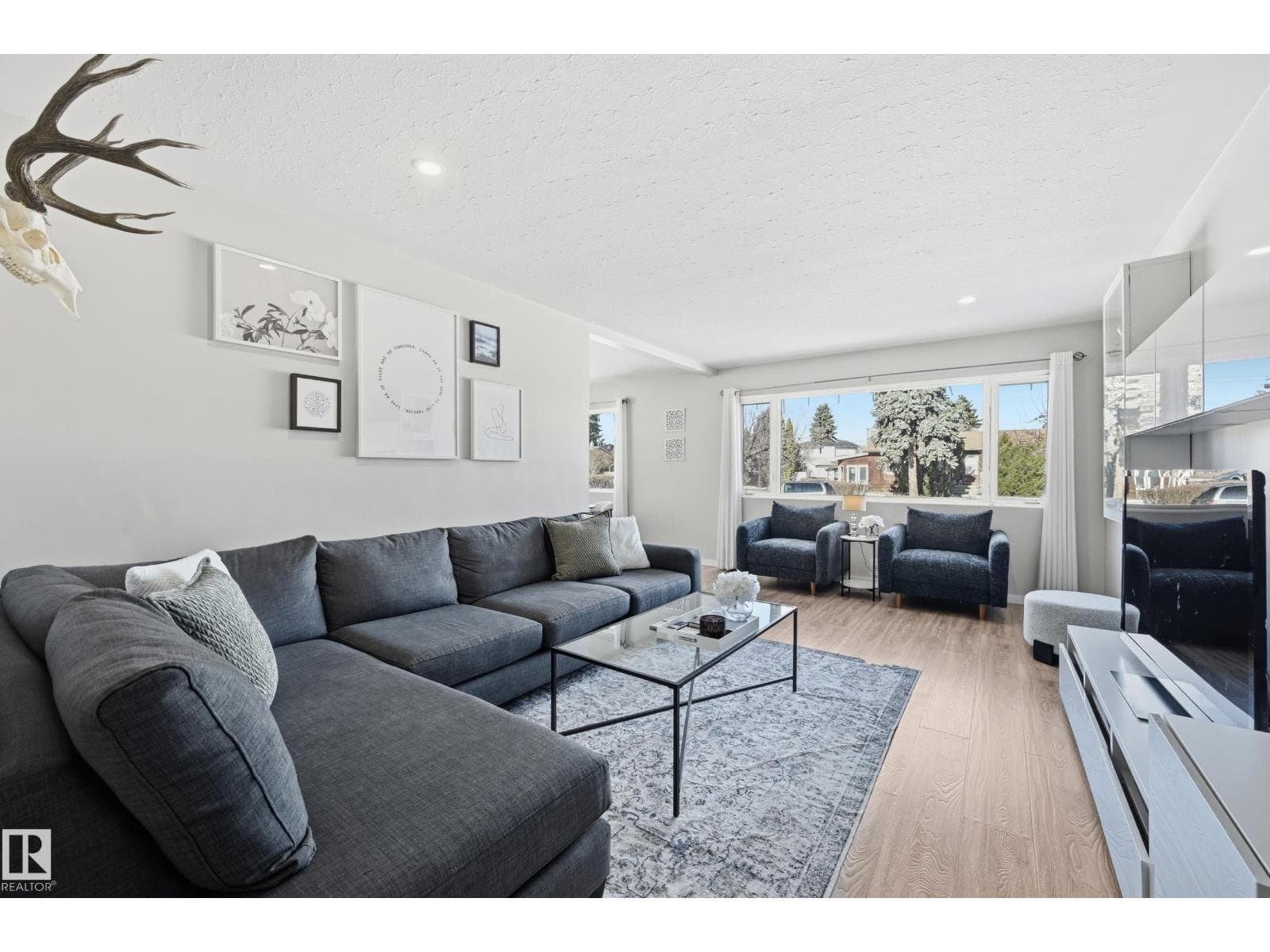 7719 71 AV NW — photo 5