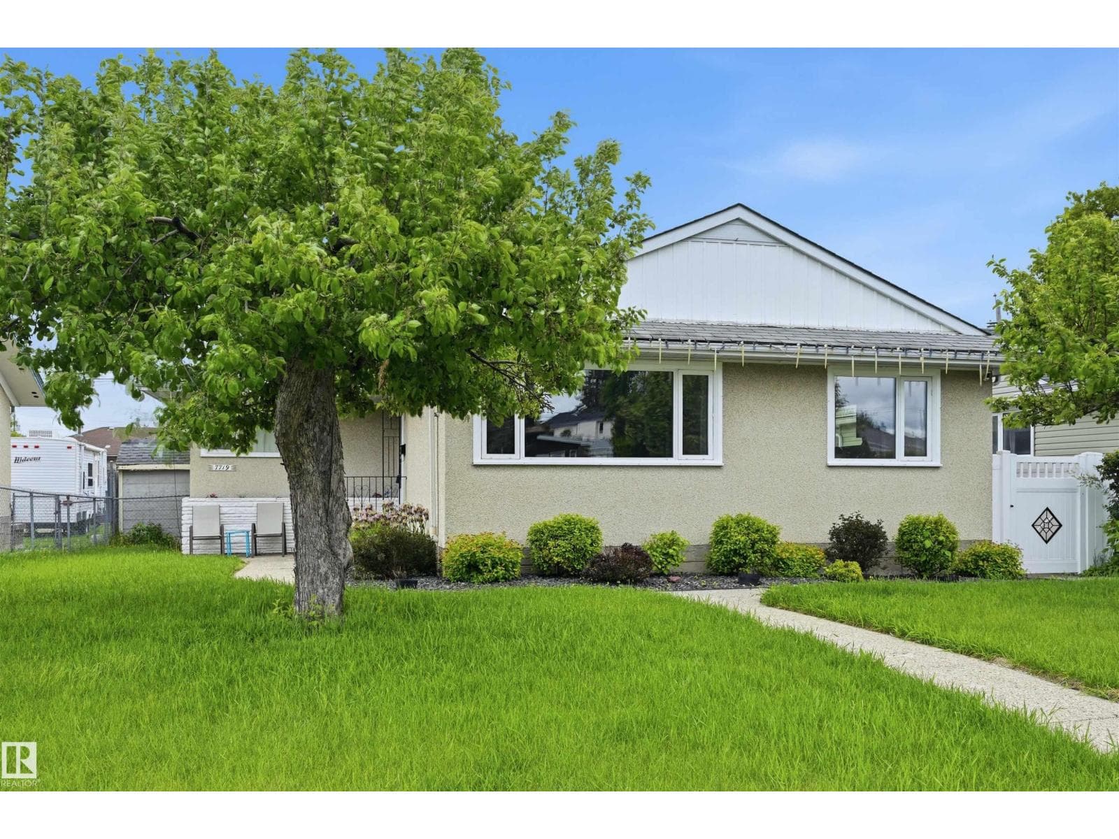 7719 71 AV NW