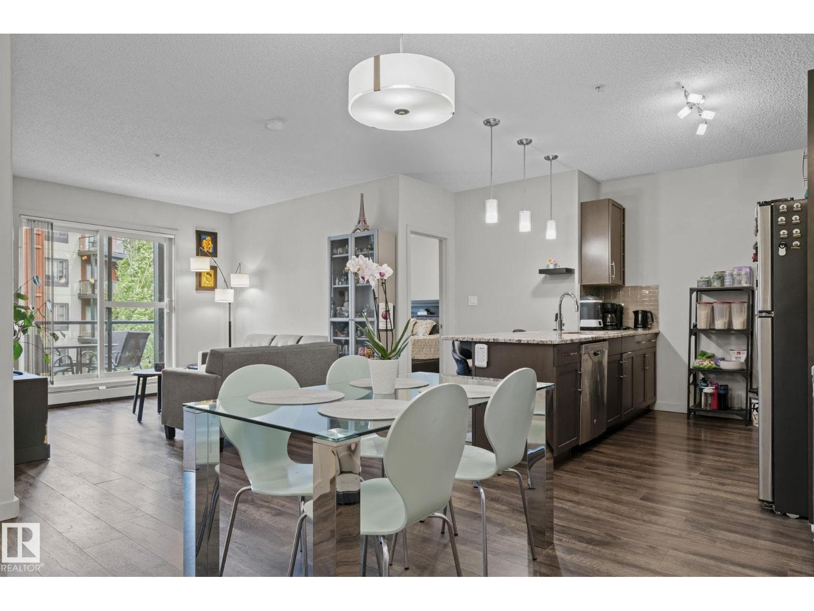 #207 320 Ambleside LI SW — photo 3