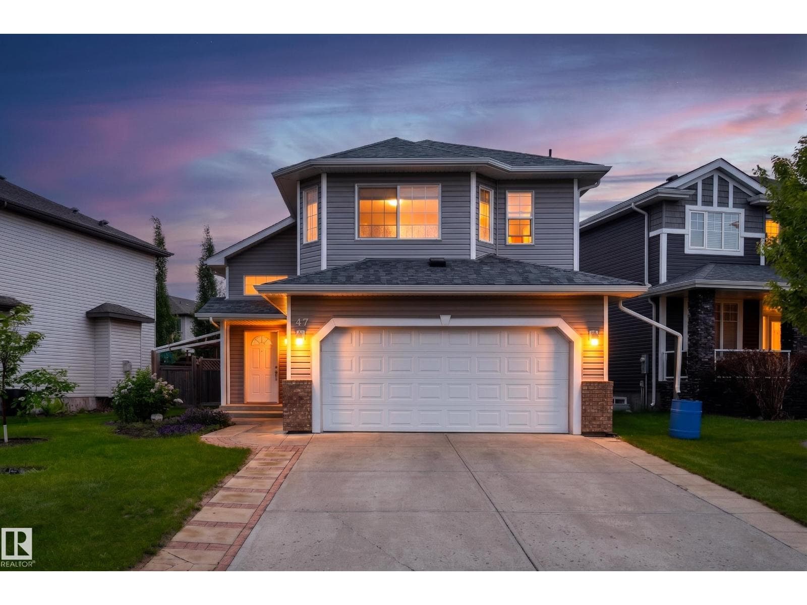 47 LAMPLIGHT DR