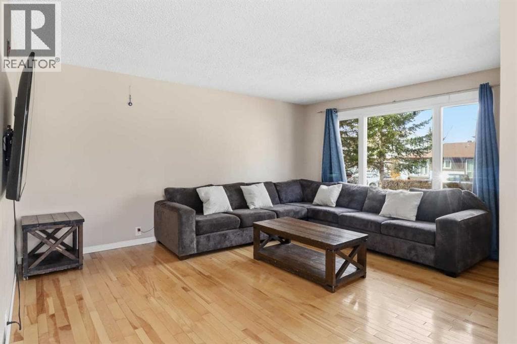 85 Abergale Close NE — photo 4