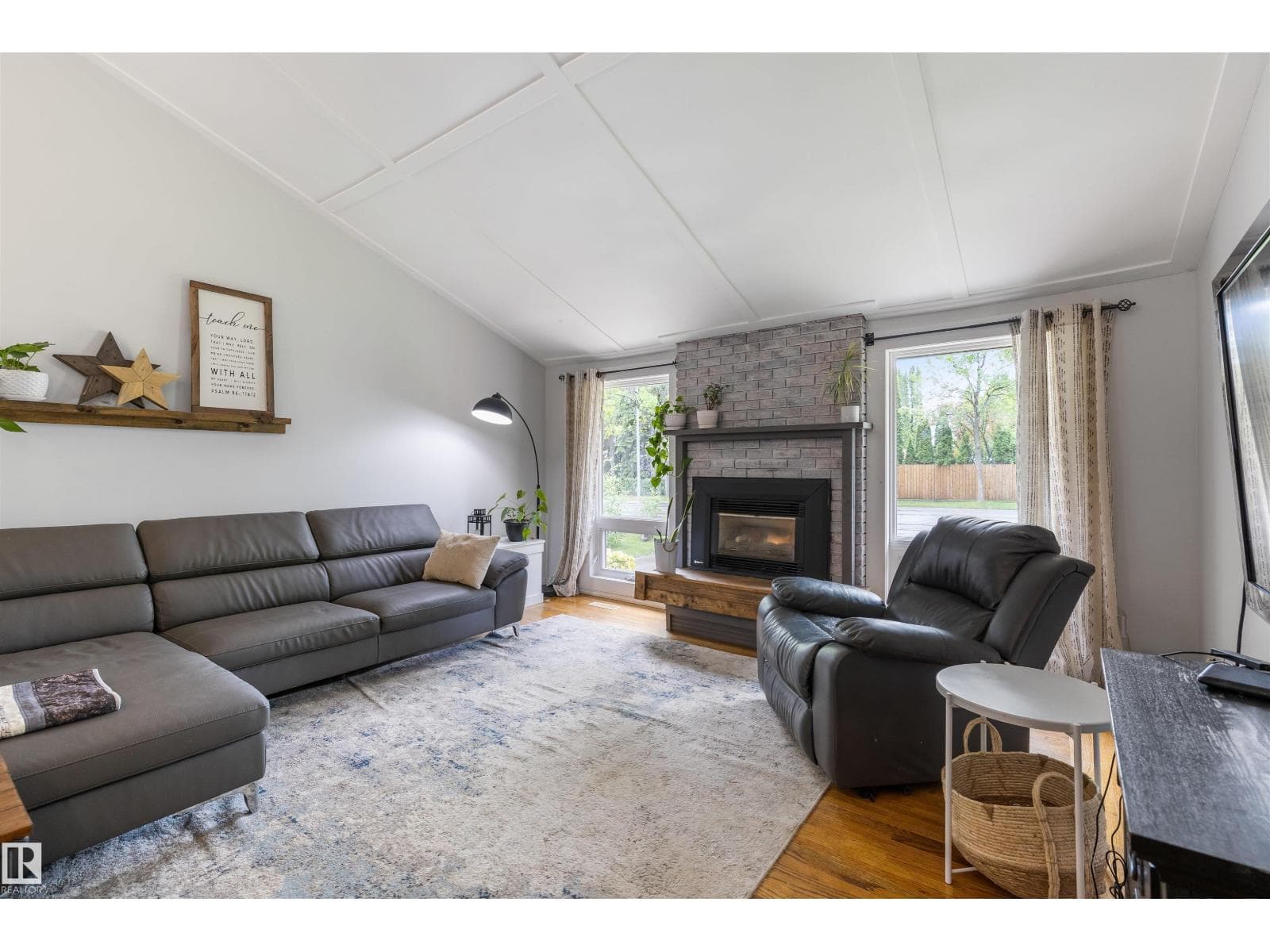 43 LAYDON DR — photo 5