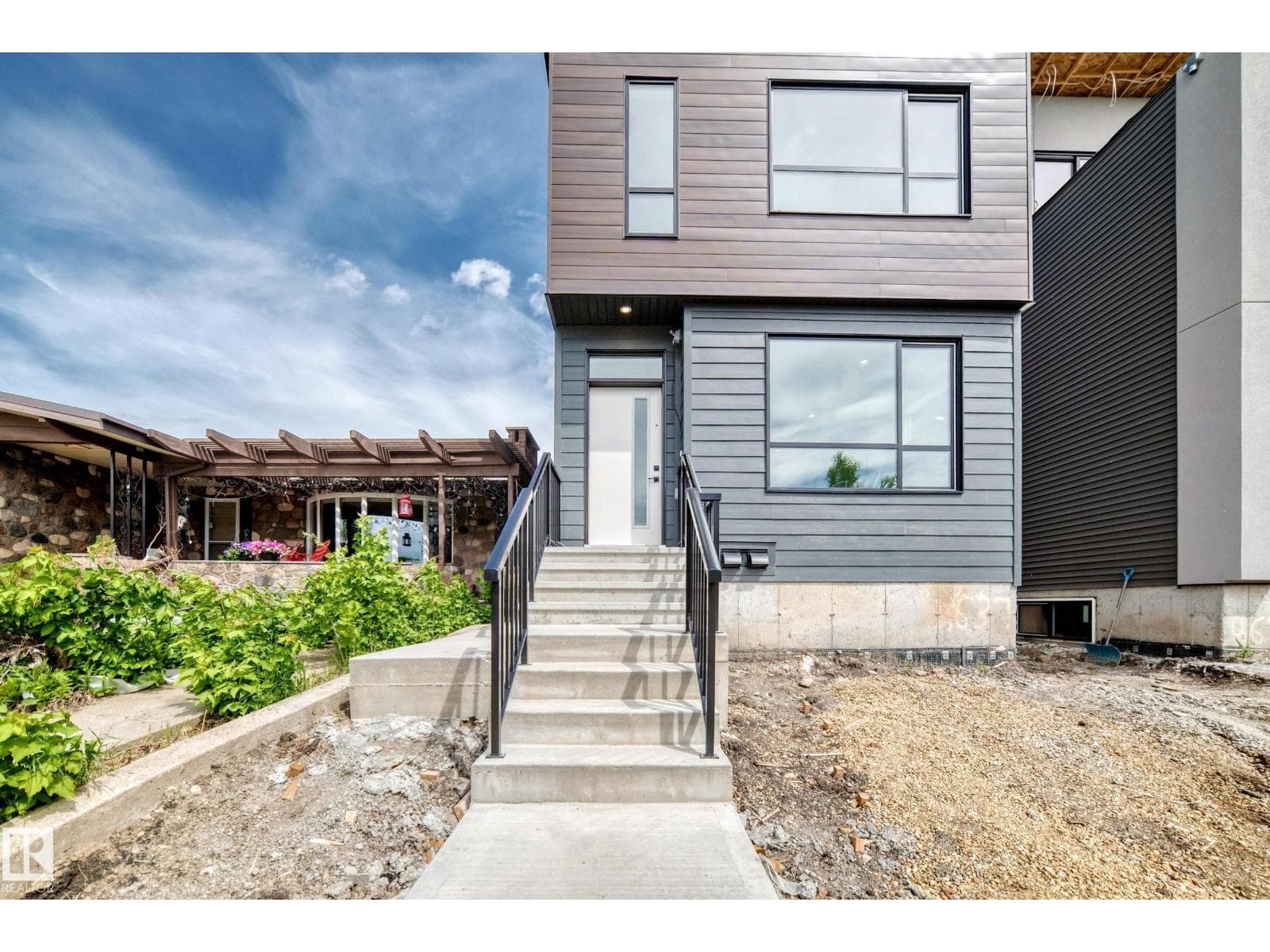 9637 85 ST NW — photo 3