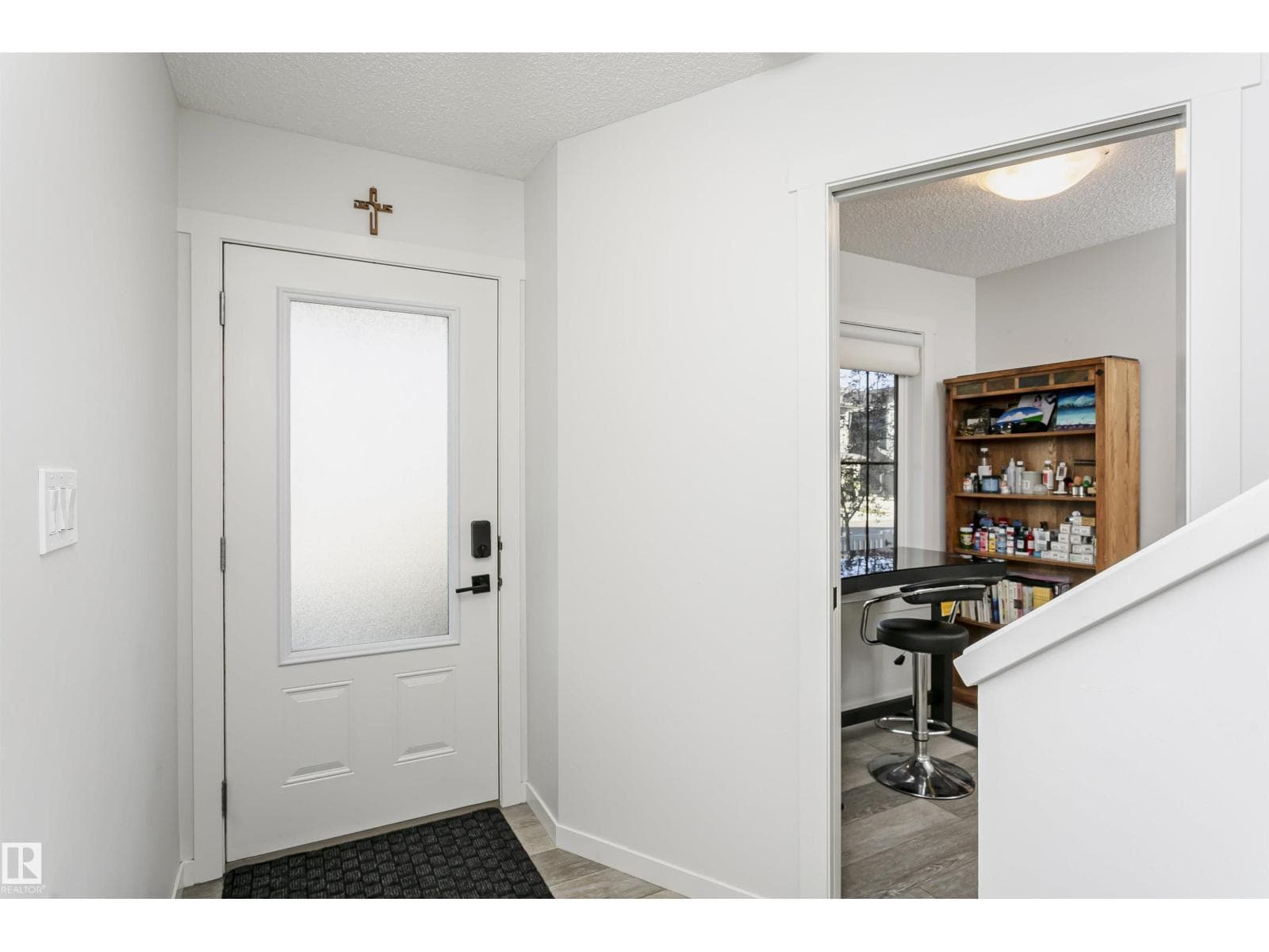 19627 28 AV NW — photo 2