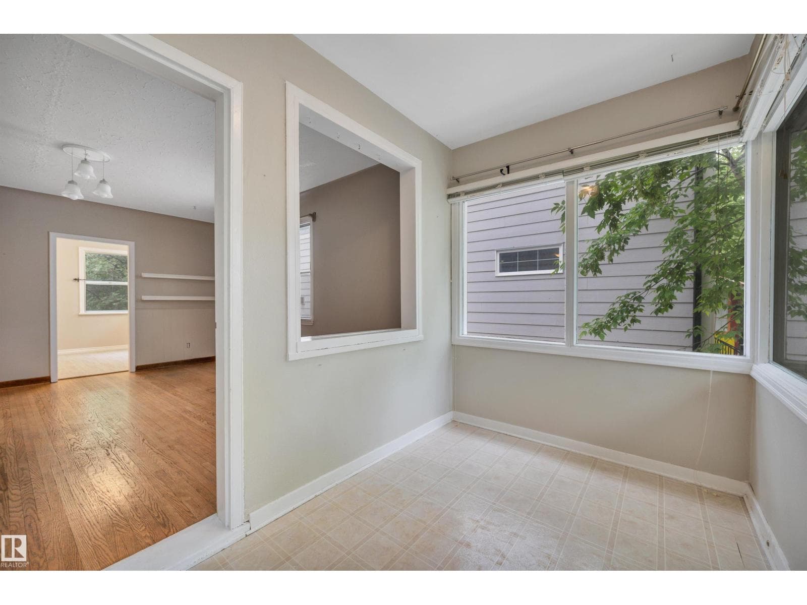 9624 77 AV NW — photo 5