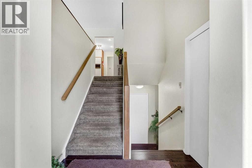 409 4 Street NW — photo 2