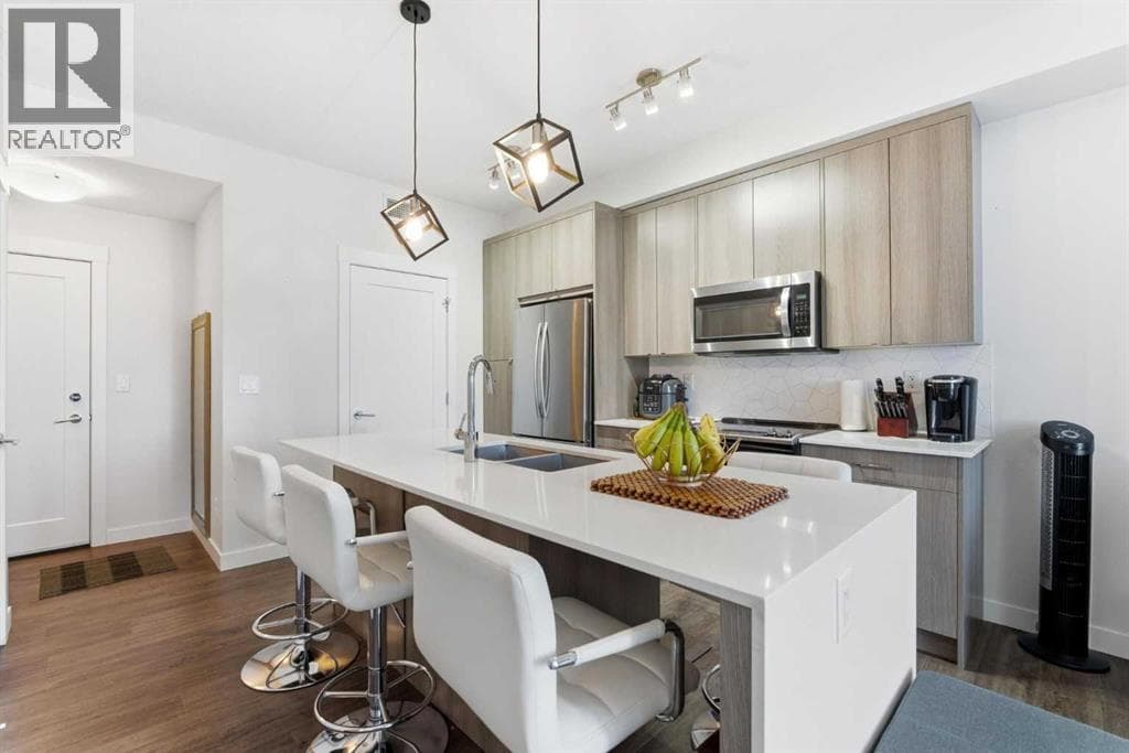 414, 30 Walgrove  SE — photo 3