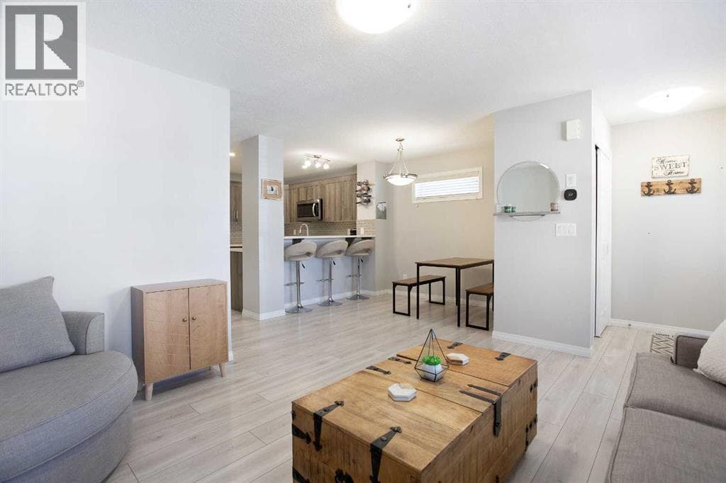 239 Windford Crescent SW — photo 4