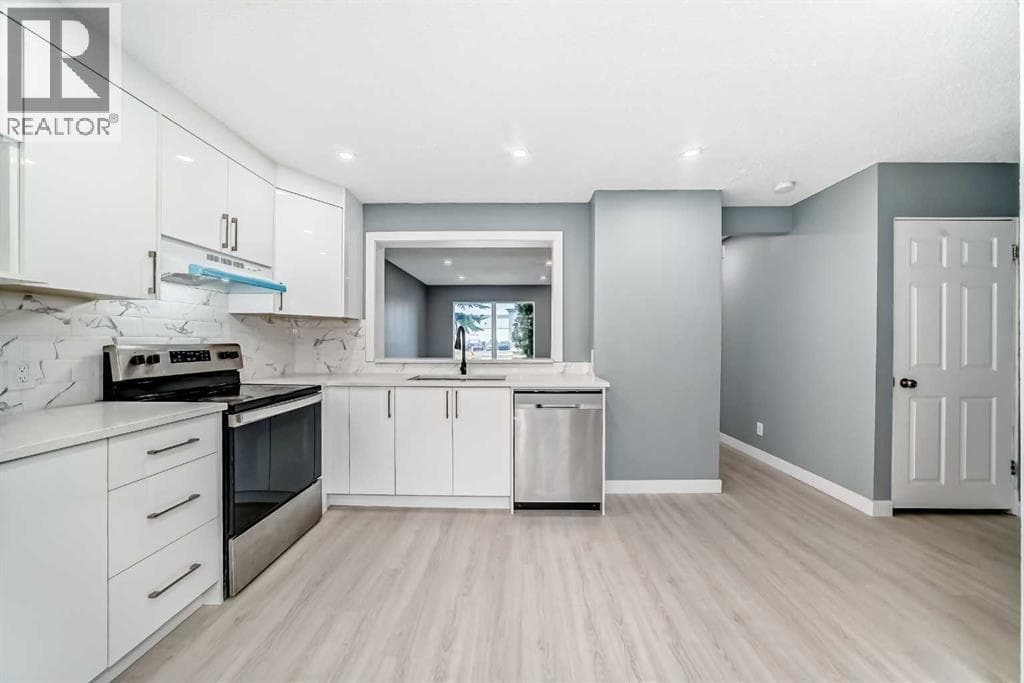 232 Marlborough Way NE — photo 3