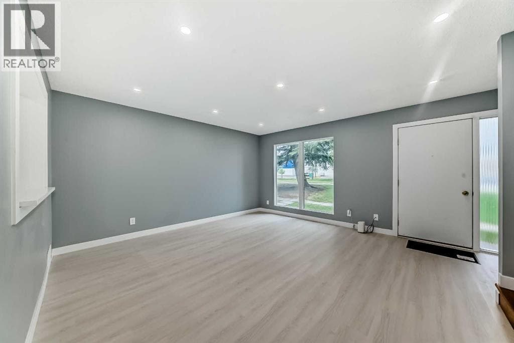 232 Marlborough Way NE — photo 5