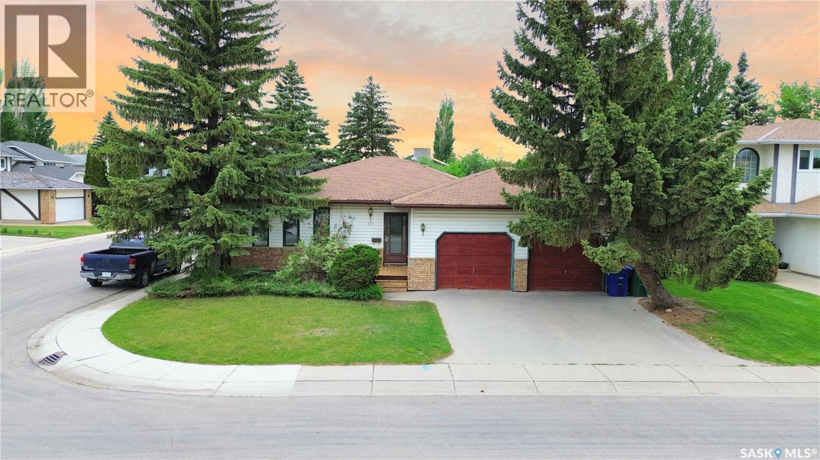 302 Swan LANE