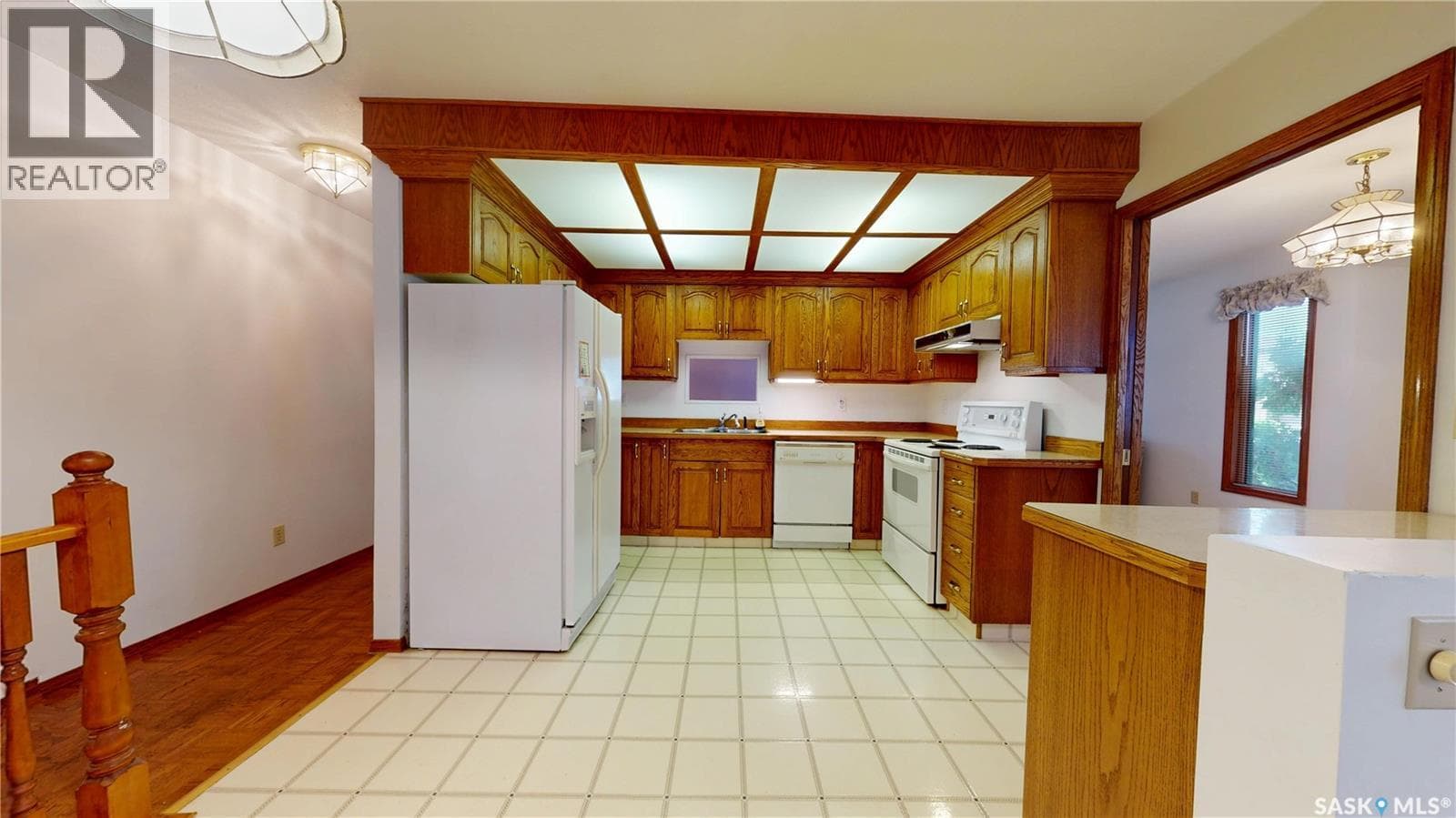 302 Swan LANE — photo 3
