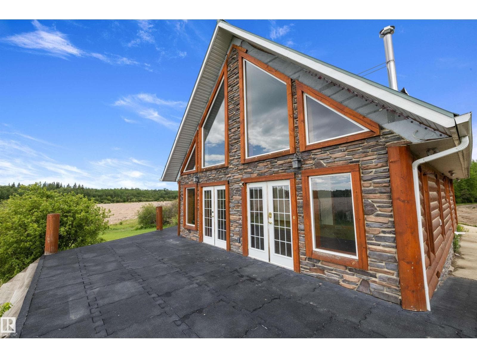 55527 R.R. 12 — photo 2