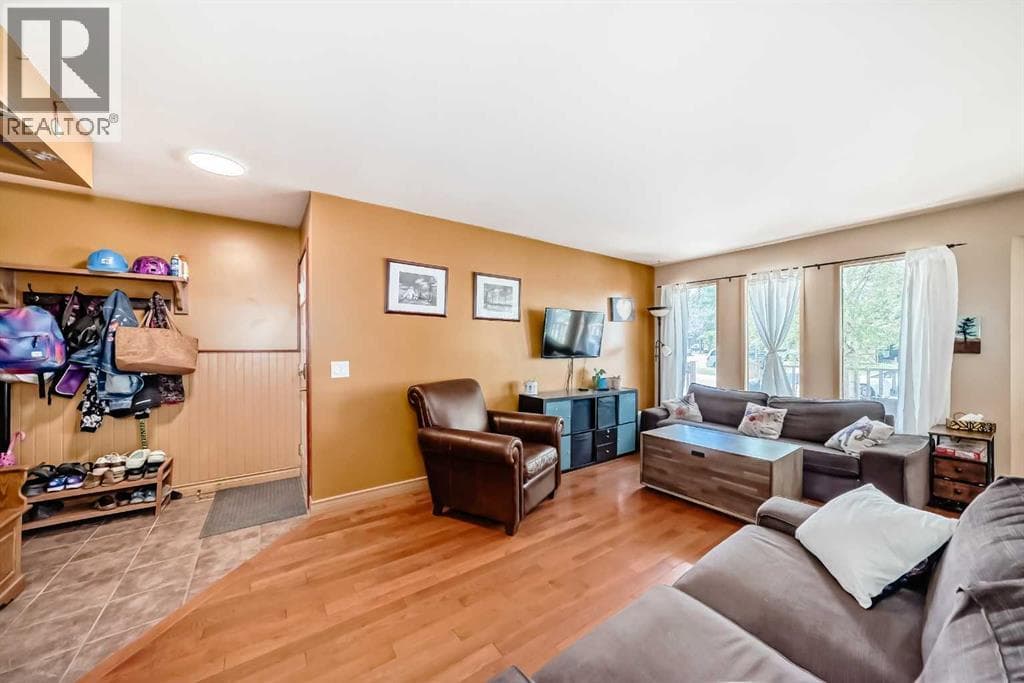 52 Beacham Road NW — photo 4
