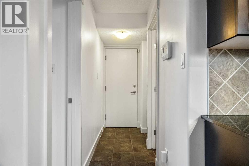 14, 2906 17 Avenue SW — photo 2
