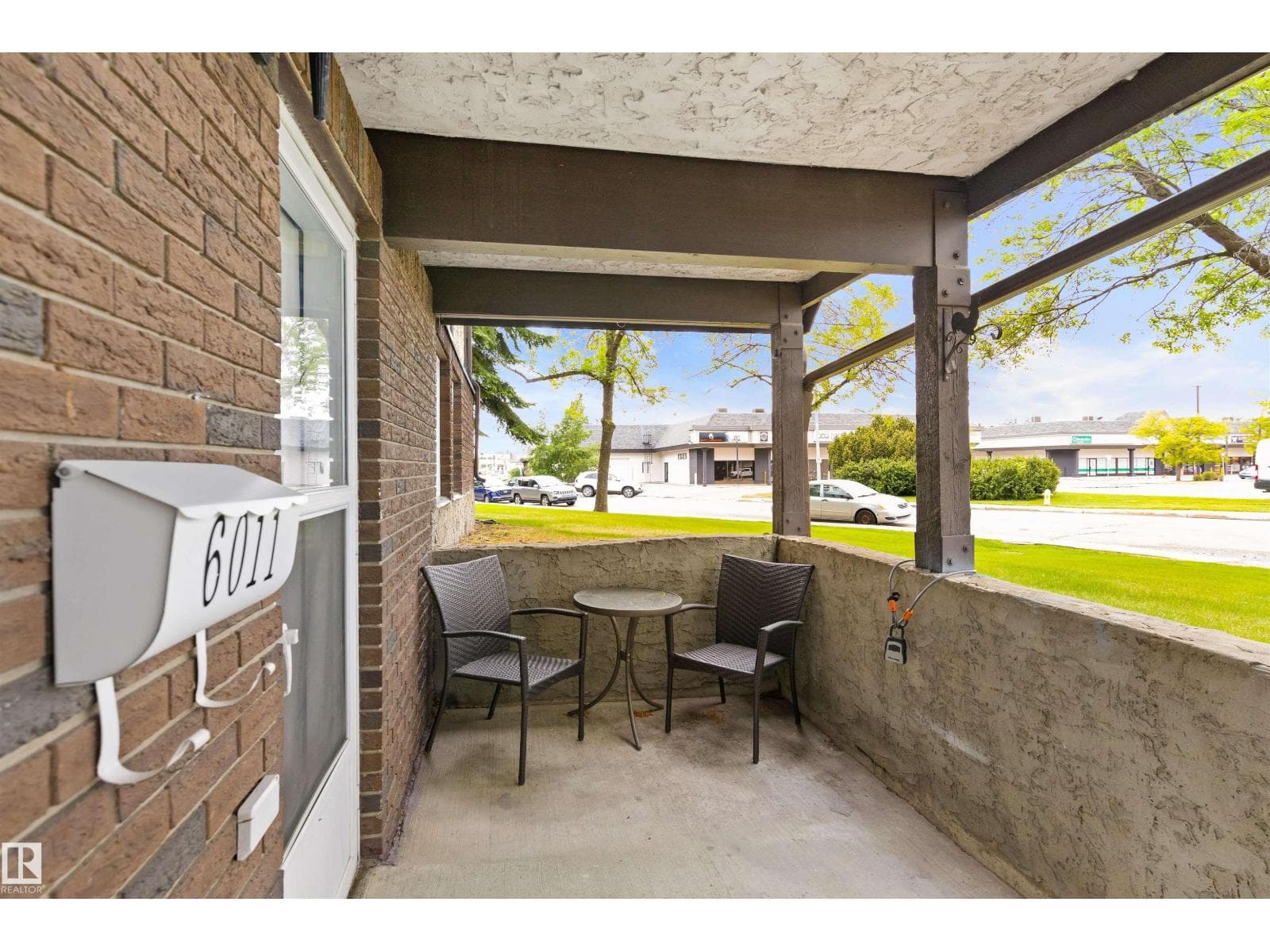 6011 TUDOR GL — photo 3