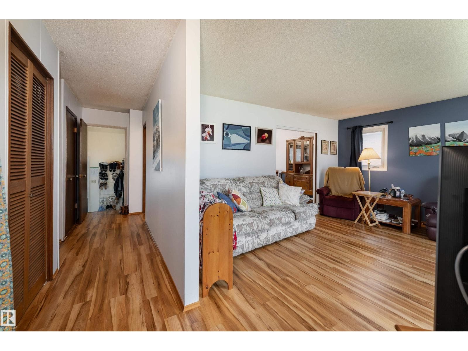 9559 145 AV NW — photo 3