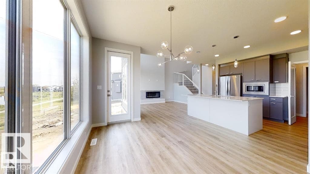 3918 3A AV SW — photo 2