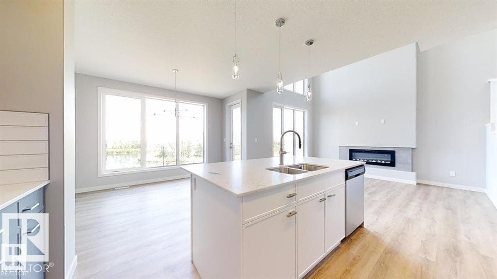 3918 3A AV SW — photo 4