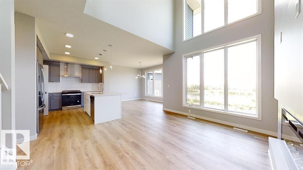 3918 3A AV SW — photo 3
