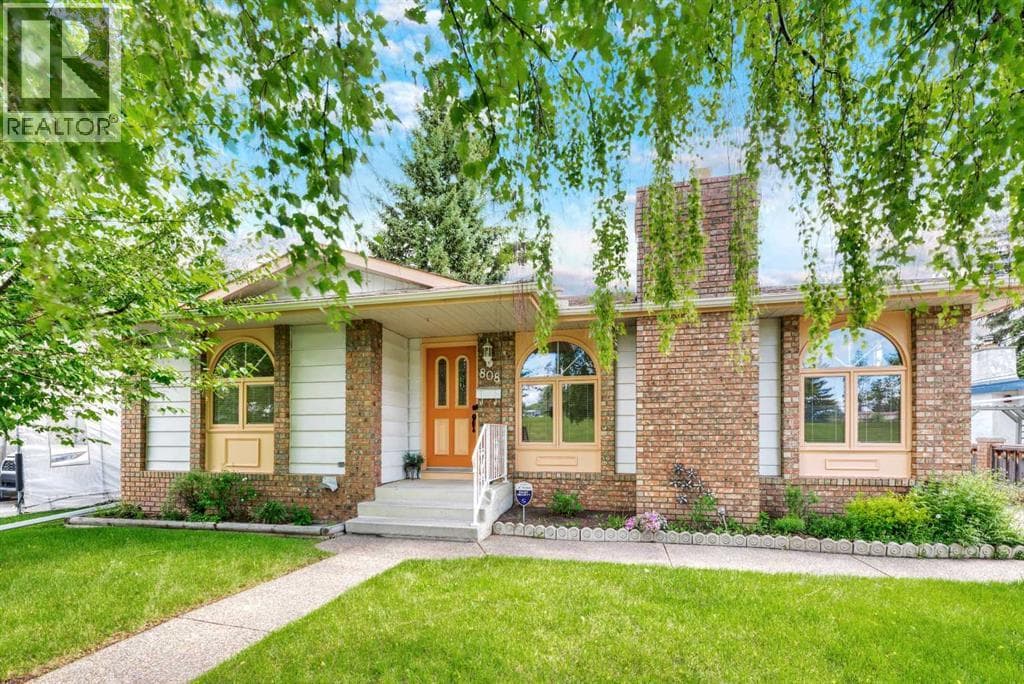 808 Canterbury Drive SW