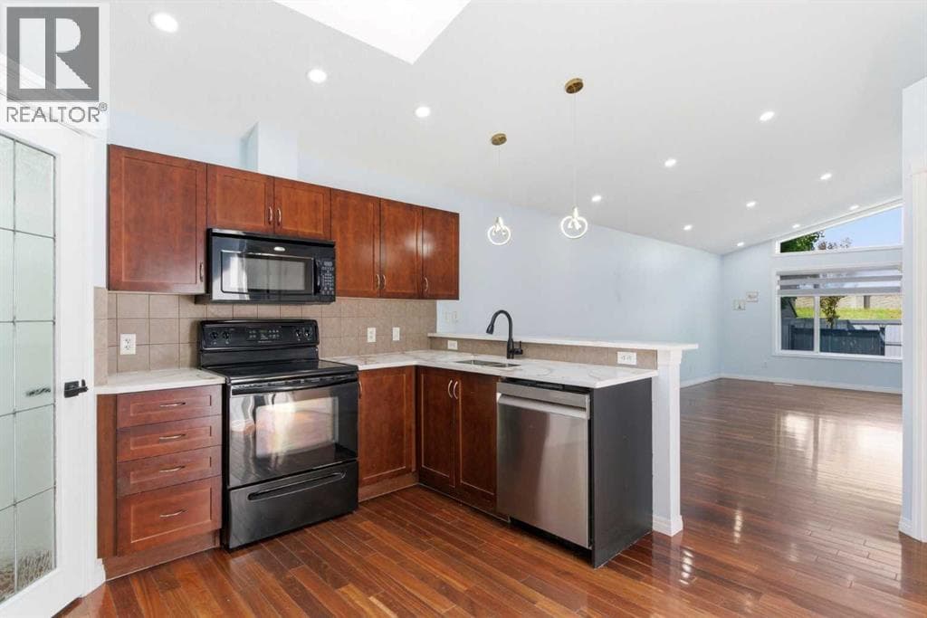 203 Auburn Bay Heights SE — photo 2