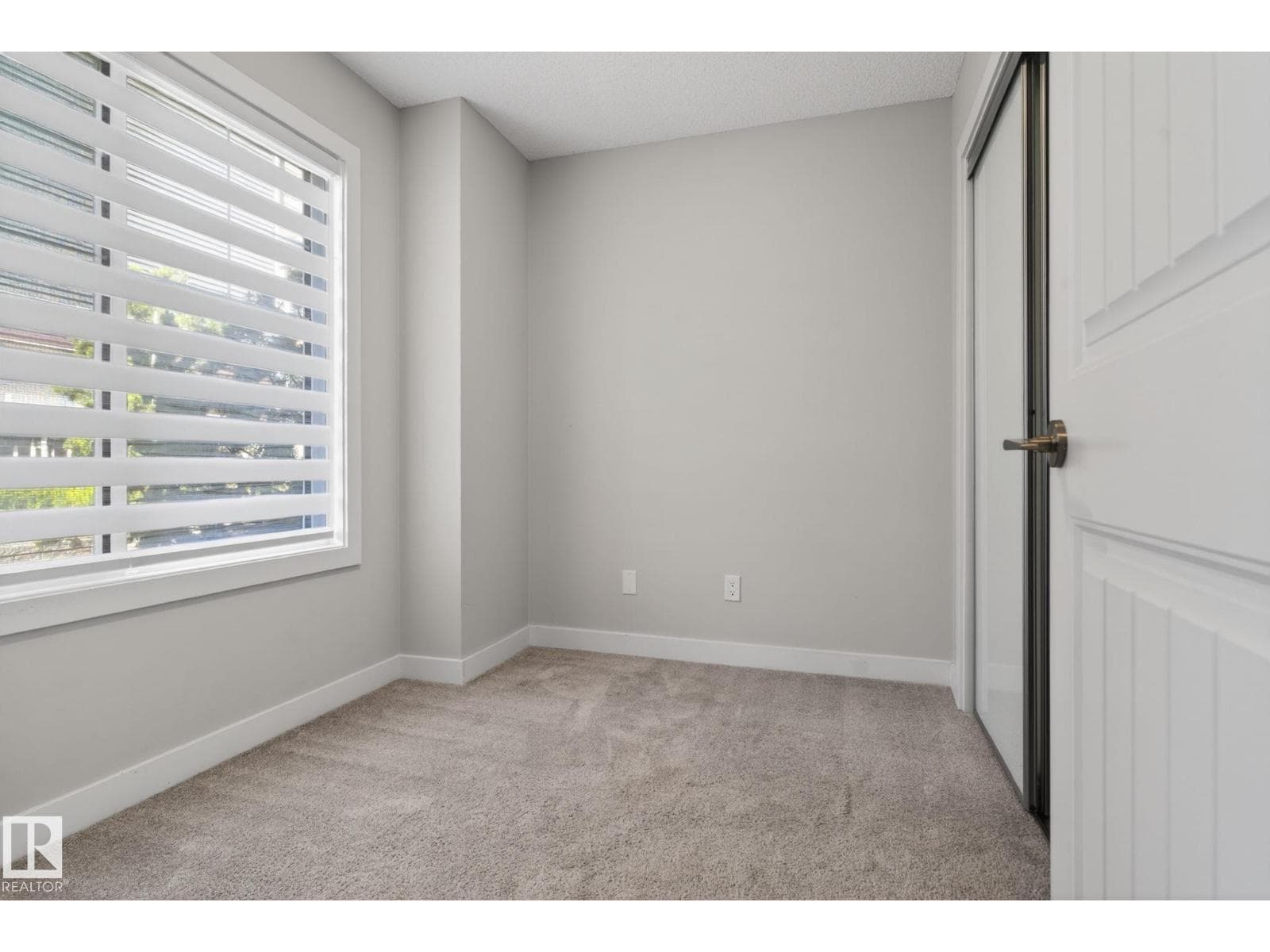 #35 3025 151 AV NW — photo 3