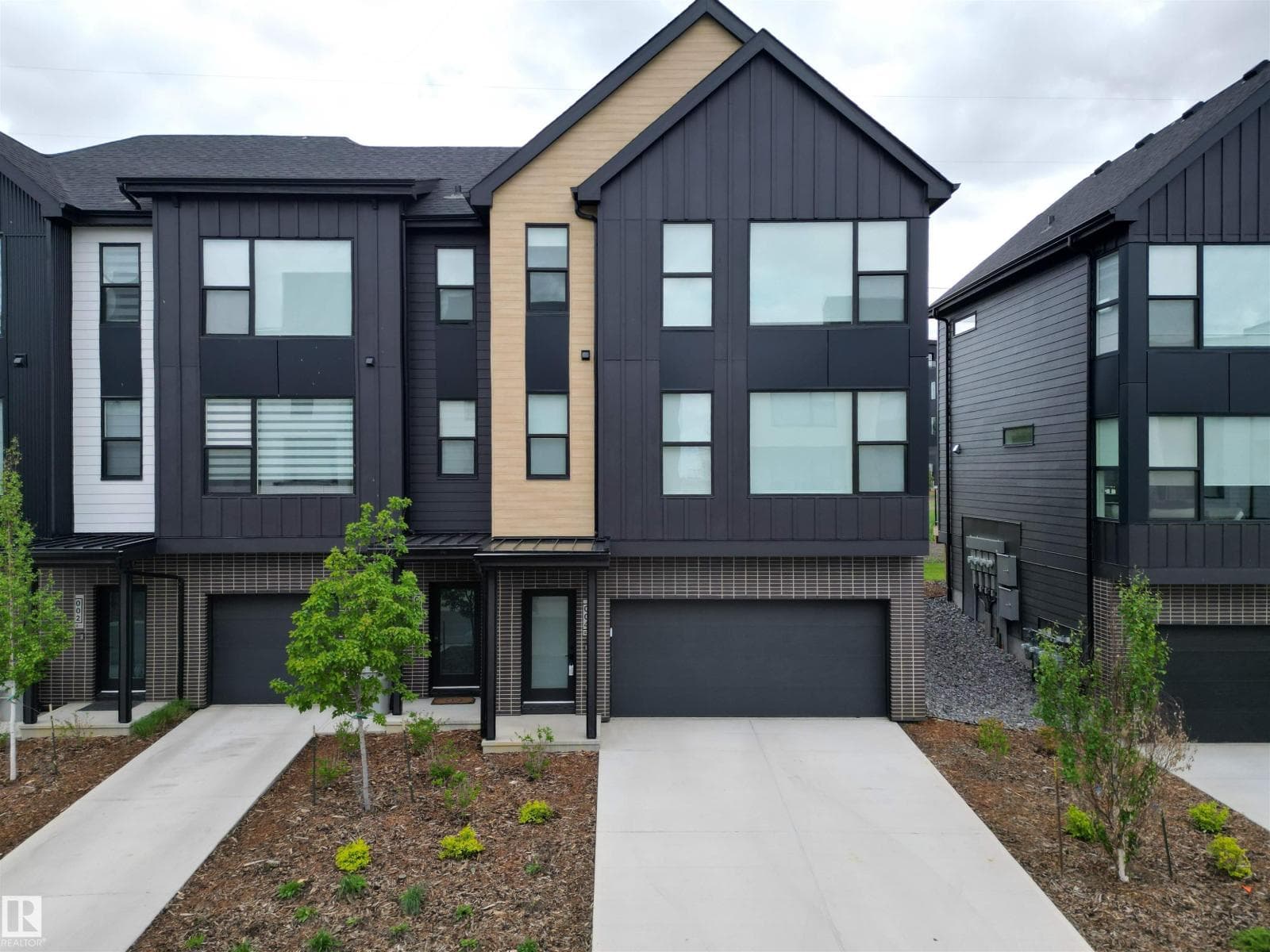 #4 5 RONDEAU DR