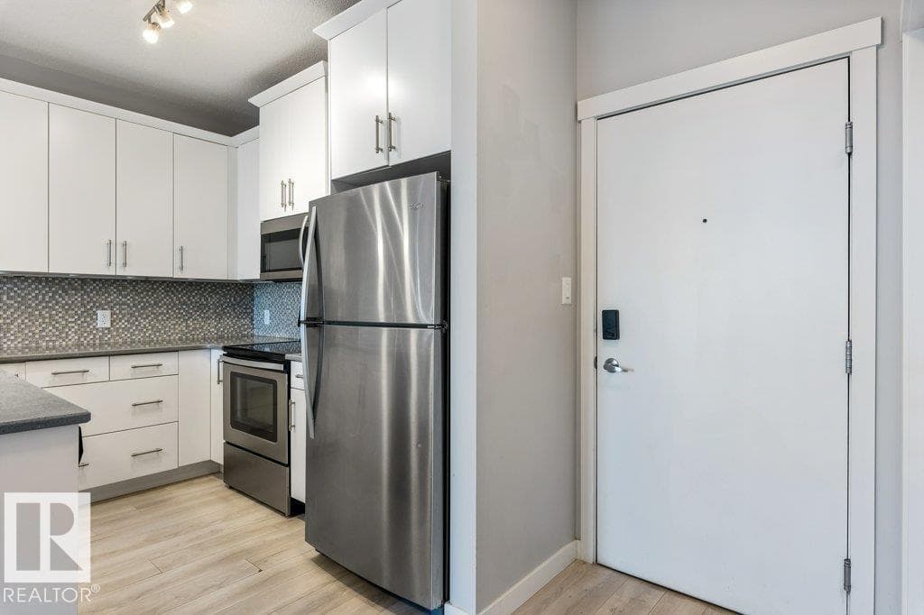 #304 812 WELSH DR SW — photo 4