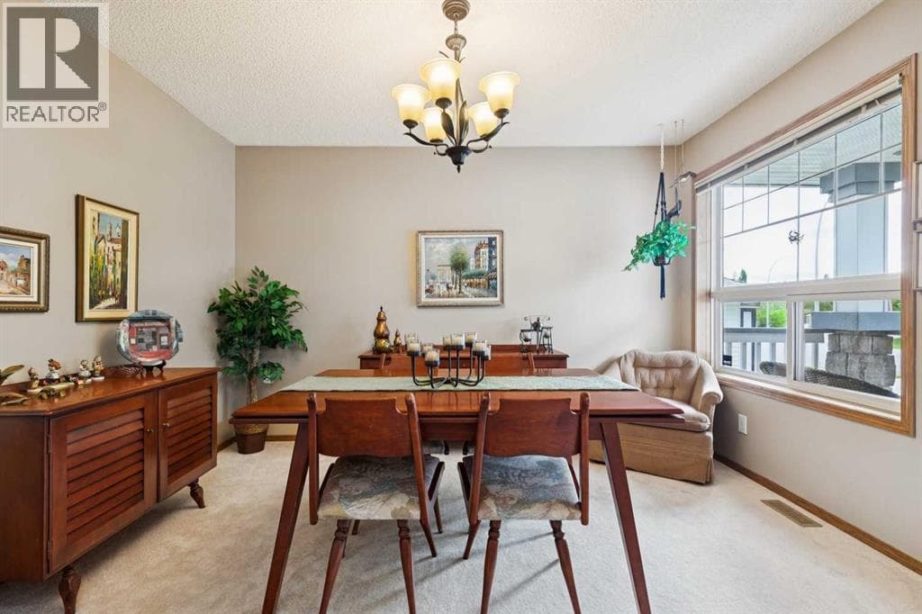 859 Somerset Drive SW — photo 4